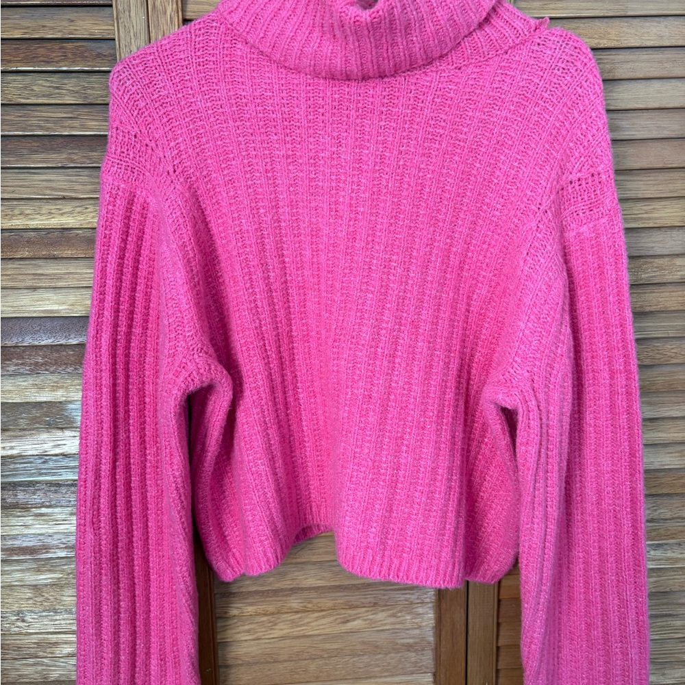 Universal Thread Pink Cropped Turtleneck Sweater – XS (NWT)